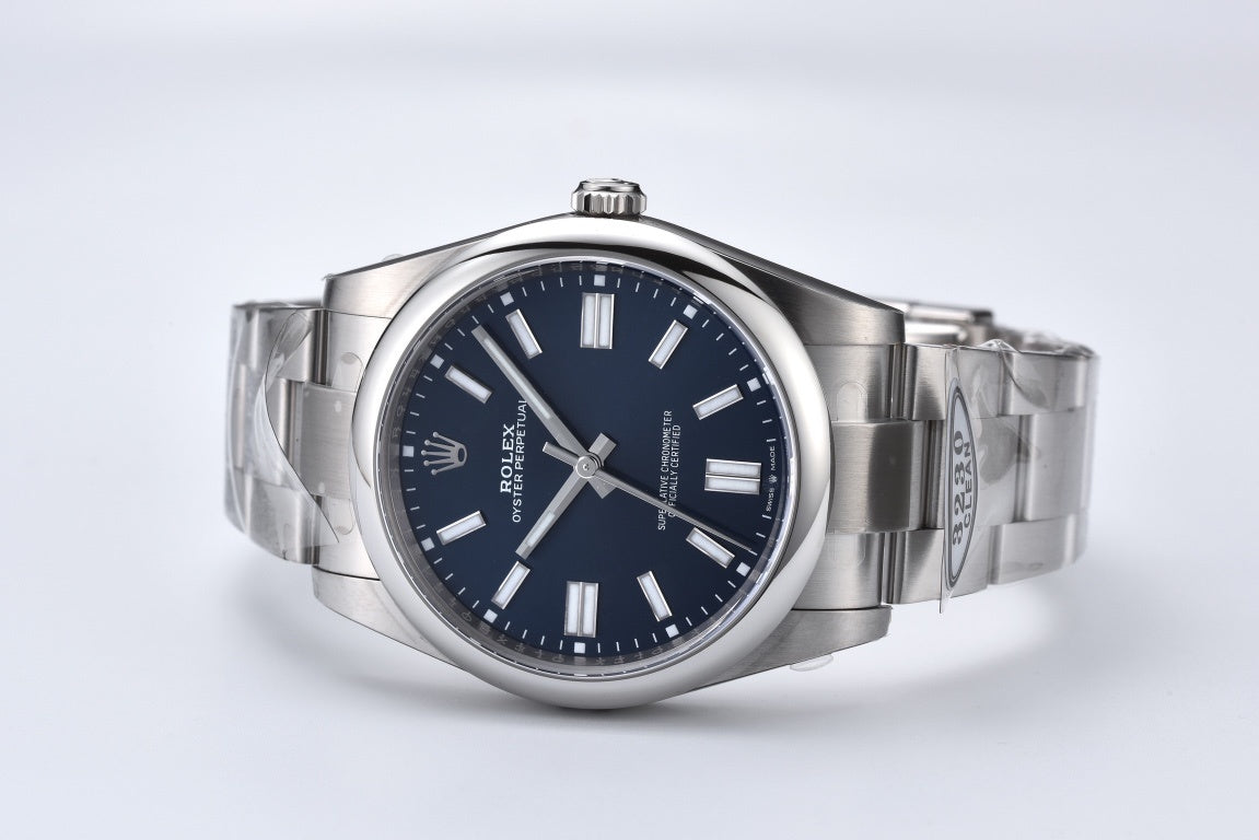 Rolex Oyster Perpetual 124300 : Blue Dial