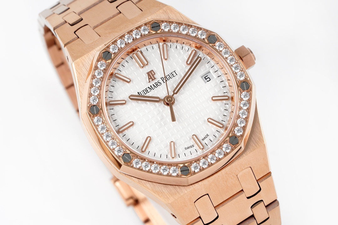 Audemars Piguet Royal Oak 77451OR.ZZ.1361OR.01 : Pink Gold, Diamond Bezel