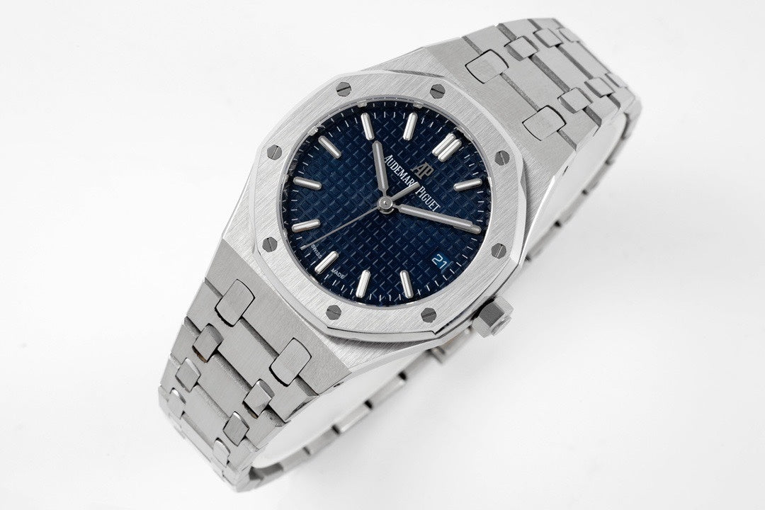 Audemars Piguet Royal Oak 77450ST.OO.1361ST.04 : Bleu Nuit