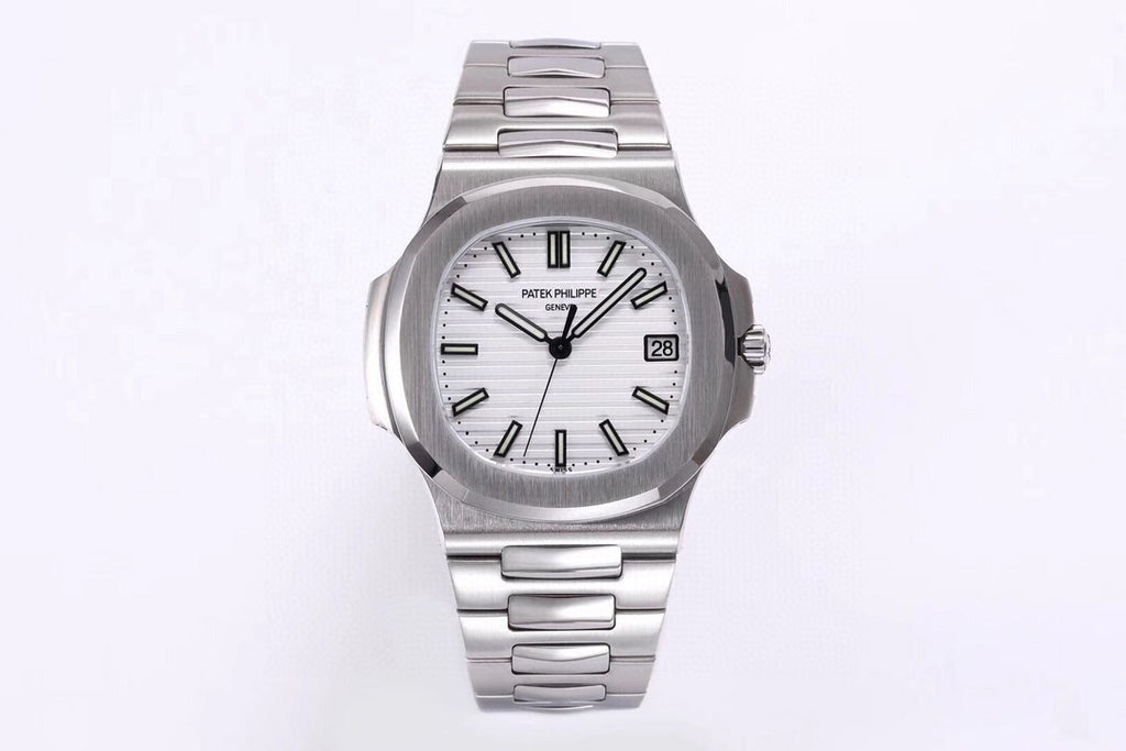 Patek Philippe Nautilus 5711/1A-011 : Silvery-White "Piano"