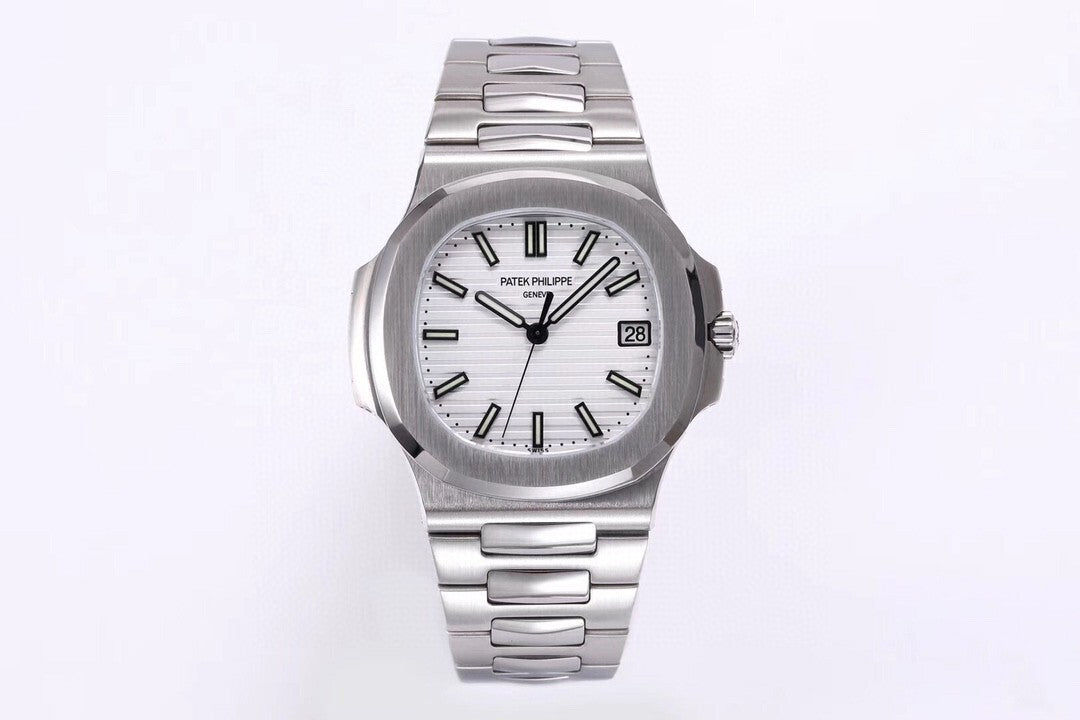 Patek Philippe Nautilus 5711/1A-011 : Silvery-White "Piano"