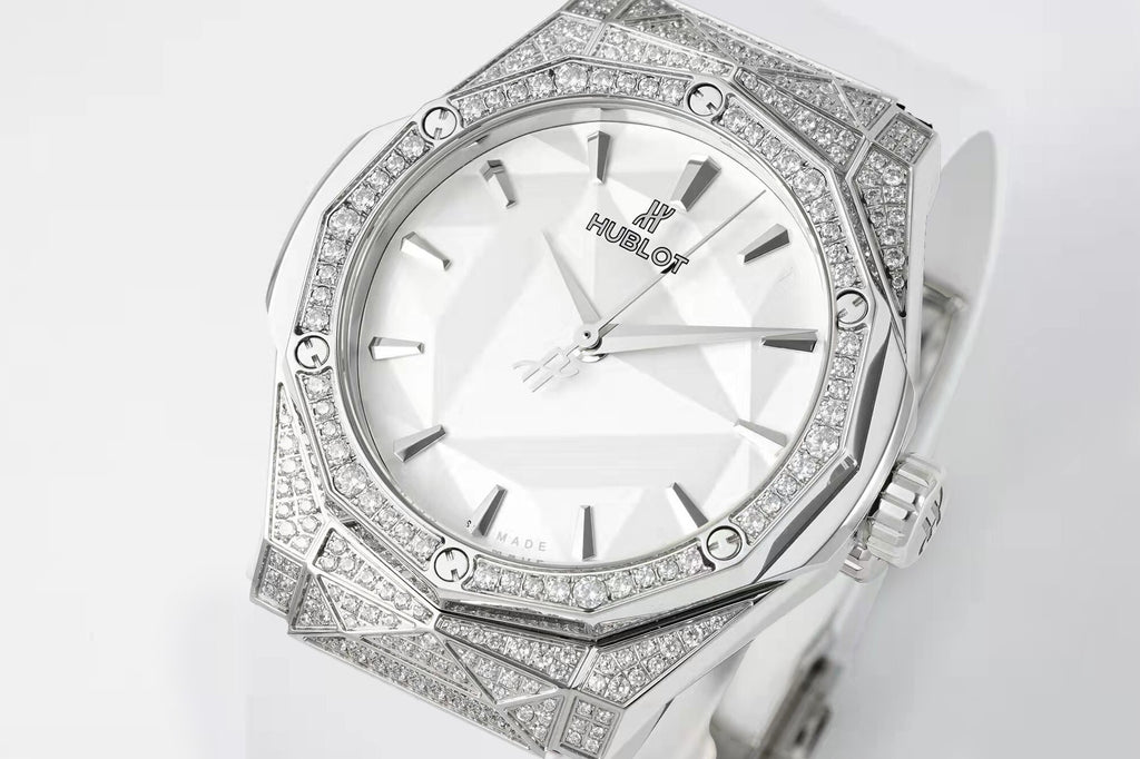 Hublot Classic Fusion Orlinski White Pavé 550.NS.2200.RW.1604.ORL20 : Polished Faceted White "Iced Out"