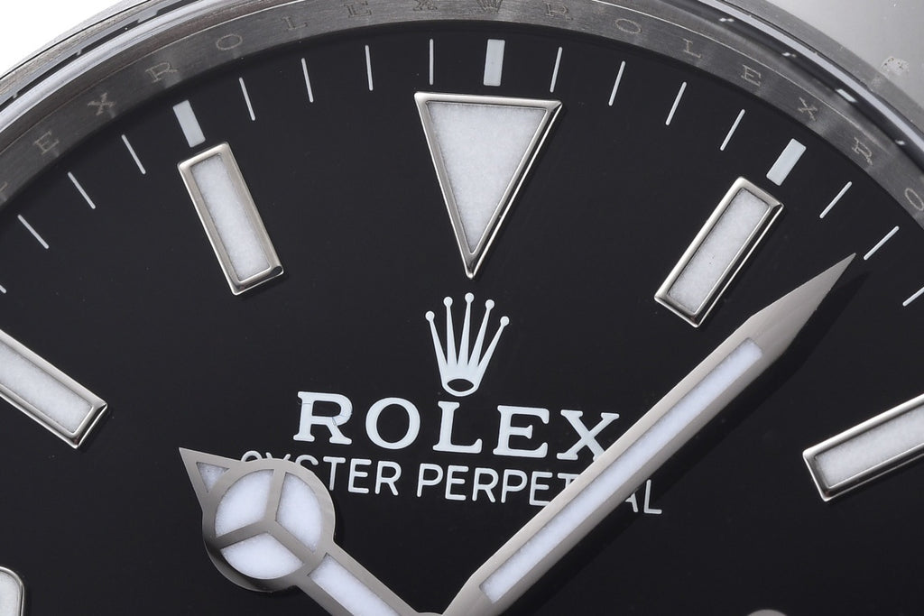 Rolex Explorer I 214270 : Black Dial