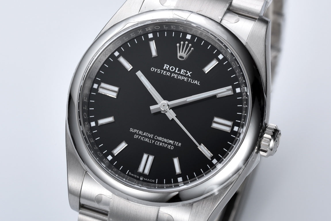 Rolex Oyster Perpetual 124300 :  Black Dial