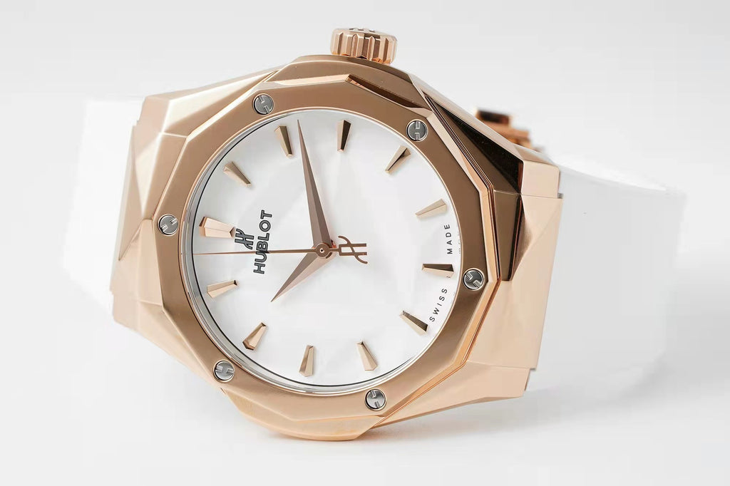 Hublot Classic Fusion Orlinski King Gold Pavé 550.OS.2200.RW.ORL20 : Polished Faceted White "The Orlinski"
