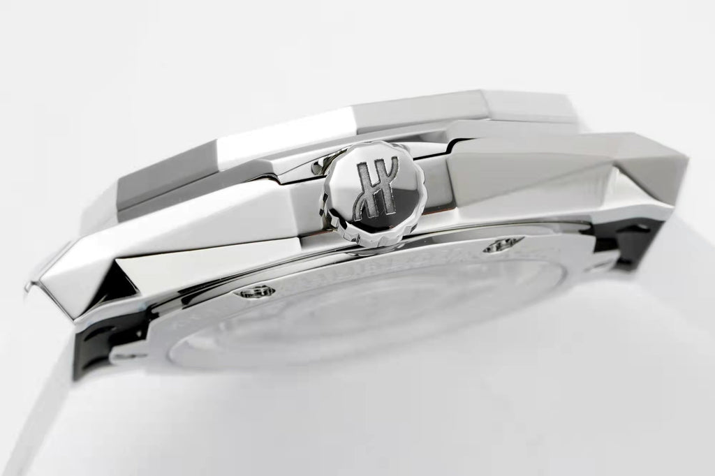 Hublot Classic Fusion Orlinski White Pavé 550.NS.2200.RW.ORL20 : Polished Faceted White "The Orlinski"