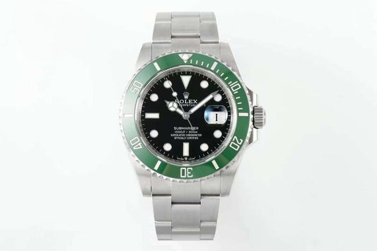 Rolex Submariner : Silver, Black face, Green dial