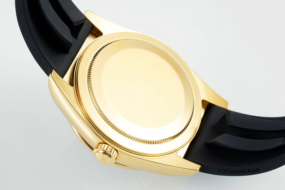 Rolex Sky Dweller : Gold, White face, Gold dial