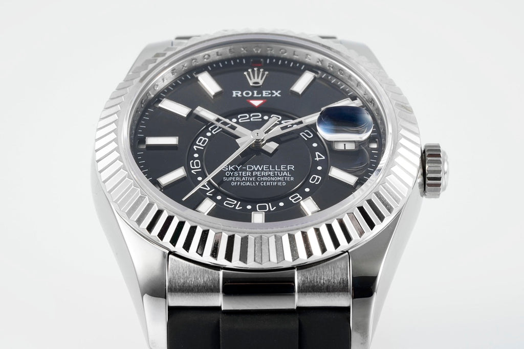Rolex Sky-Dweller 336239 : Silver / Black Dial