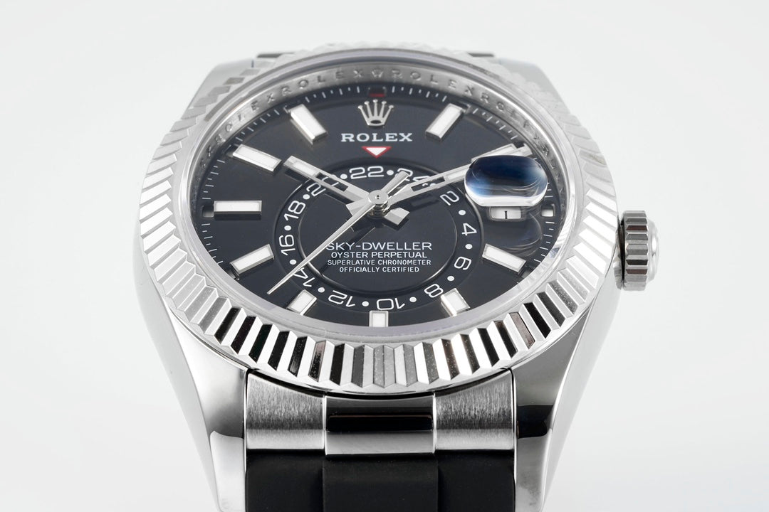 Rolex Sky-Dweller 336239 : Silver / Black Dial