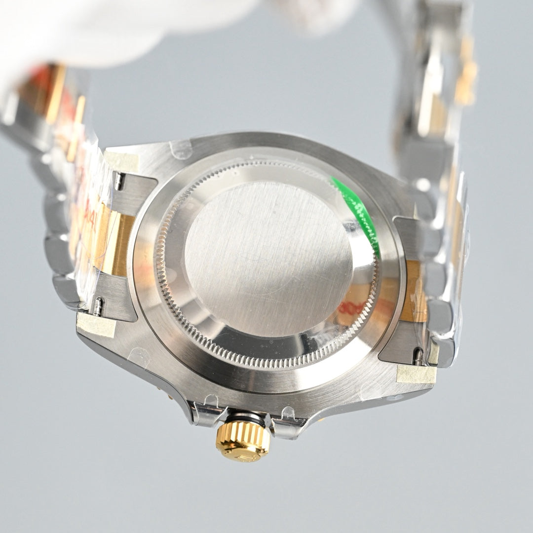 Rolex Submariner Date 126613LN : Two-Tone Black