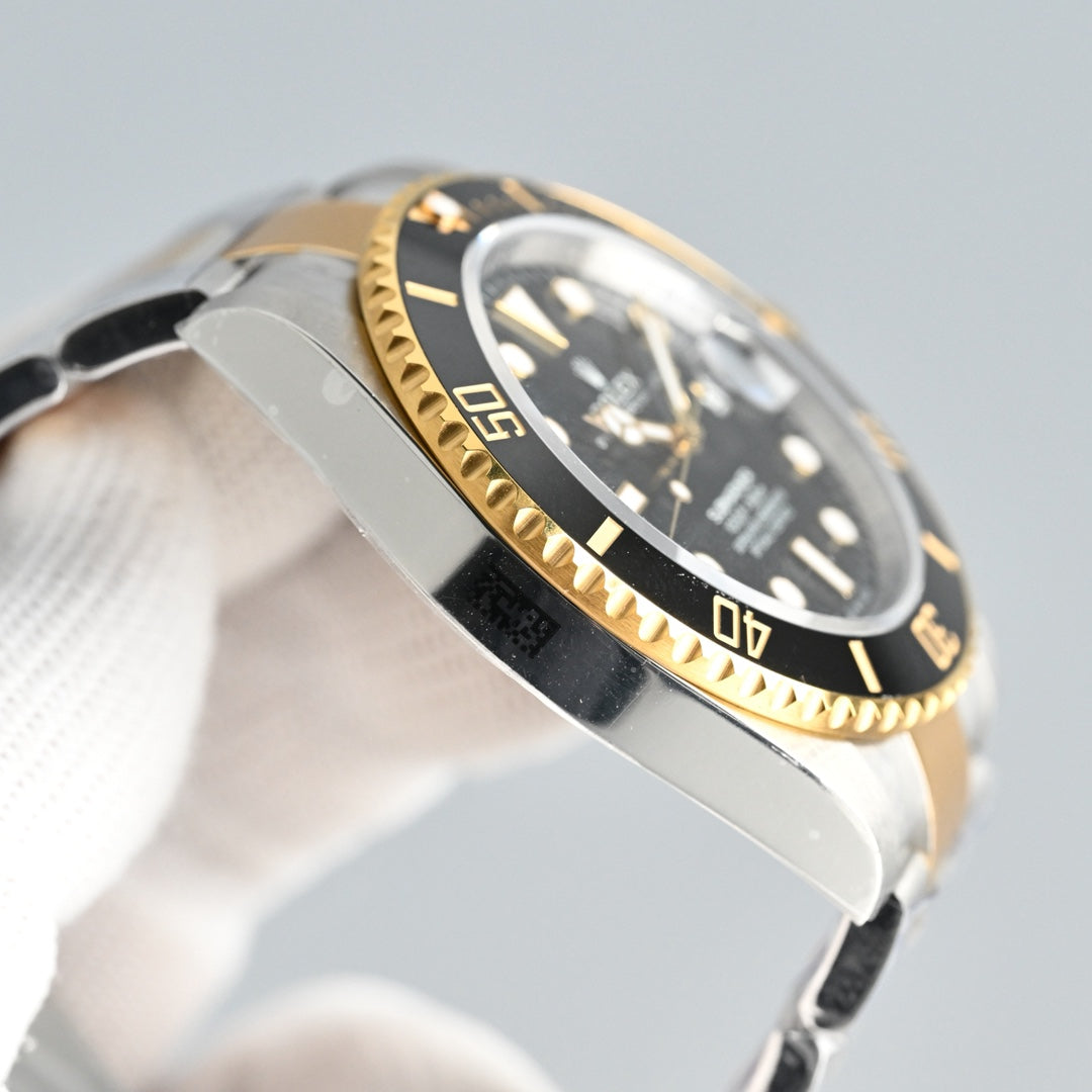 Rolex Submariner Date 126613LN : Two-Tone Black