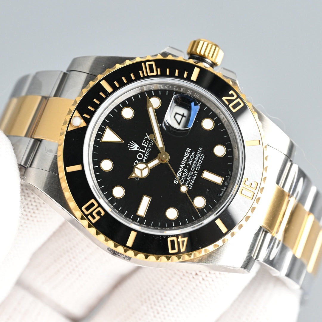 Rolex Submariner Date 126613LN : Two-Tone Black