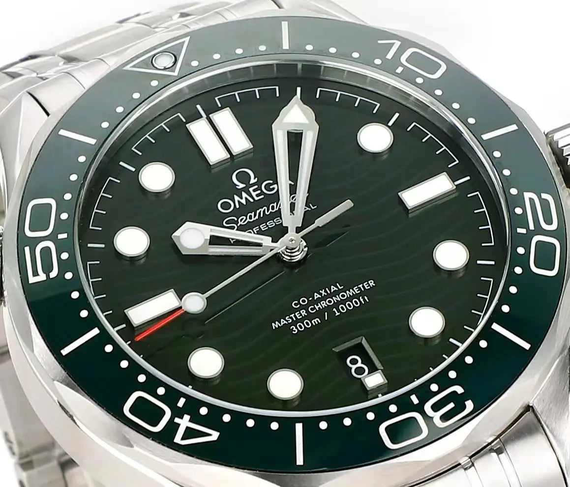 Omega Seamaster Diver 300M 210.30.42.20.10.001 : Green / "Seaweed"